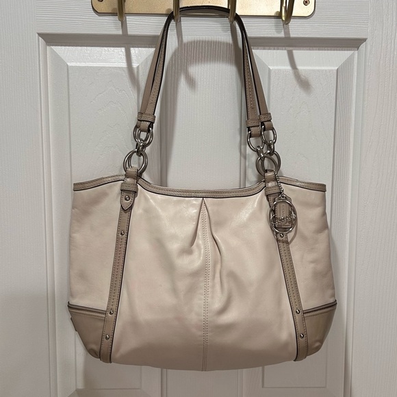 Coach Handbags - Coach Elegant Bone & Taupe Smooth Leather Shoulder Tote